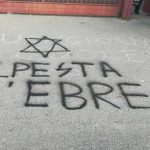 Pomezia, svastiche e scritte antisemite davanti alla scuola