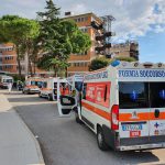 Covid-19: in allestimento tensostruttura fuori dal Goretti al fine di evitare lunghe attese in ambul...