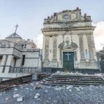 Due anni dopo la violenta scossa i territori dell'Etna ne portano ancora i segni.