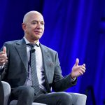 Jeff Bezos lascerà la guida di CEO di Amazon