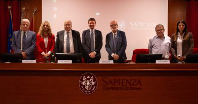INTELLIGENZA ARTIFICIALE, LA SFIDA È GOVERNARE IL CAMBIAMENTO, ALLA SAPIENZA DI LATINA IL CONFRONTO SU DEMOCRAZIA, LAVORO E PARTECIPAZIONE INTELLIGENZA ARTIFICIALE, LA SFIDA È GOVERNARE IL CAMBIAMENTO, ALLA SAPIENZA DI LATINA IL CONFRONTO SU DEMOCRAZIA, LAVORO E PARTECIPAZIONE